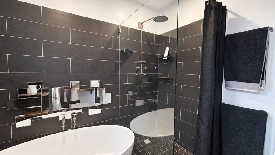 2 Bedroom Property for Sale in Green Point Western Cape